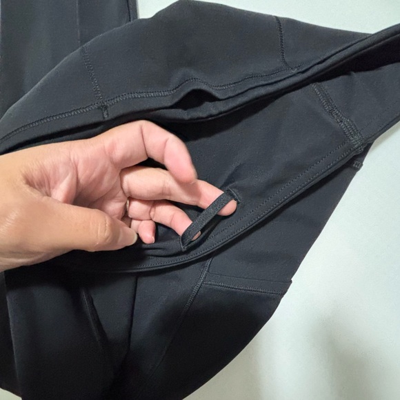 Lululemon Base pace Leggings 23” (with pockets) - Picture 3 of 5